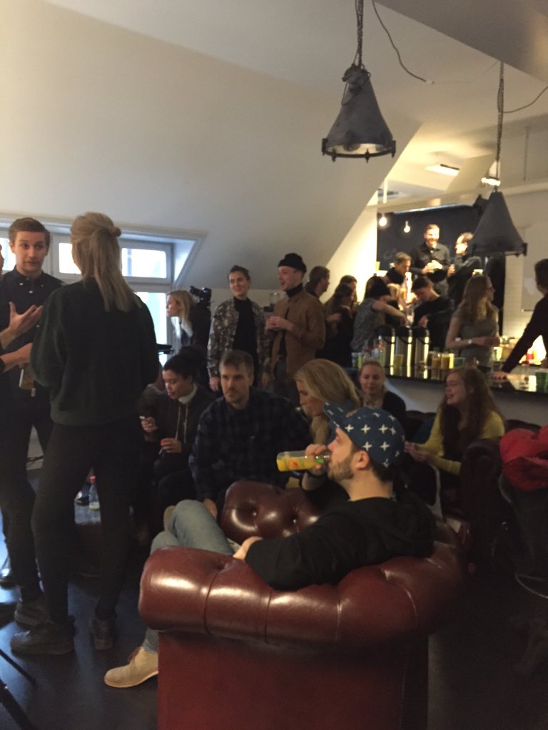 Subitoevent's tweet photo. Kan man starta en tisdag bättre än frukostmingel hos @recordunion med bra musik av kalk och jvck? #RUbreakfast https://t.co/sJ5d19sUz4