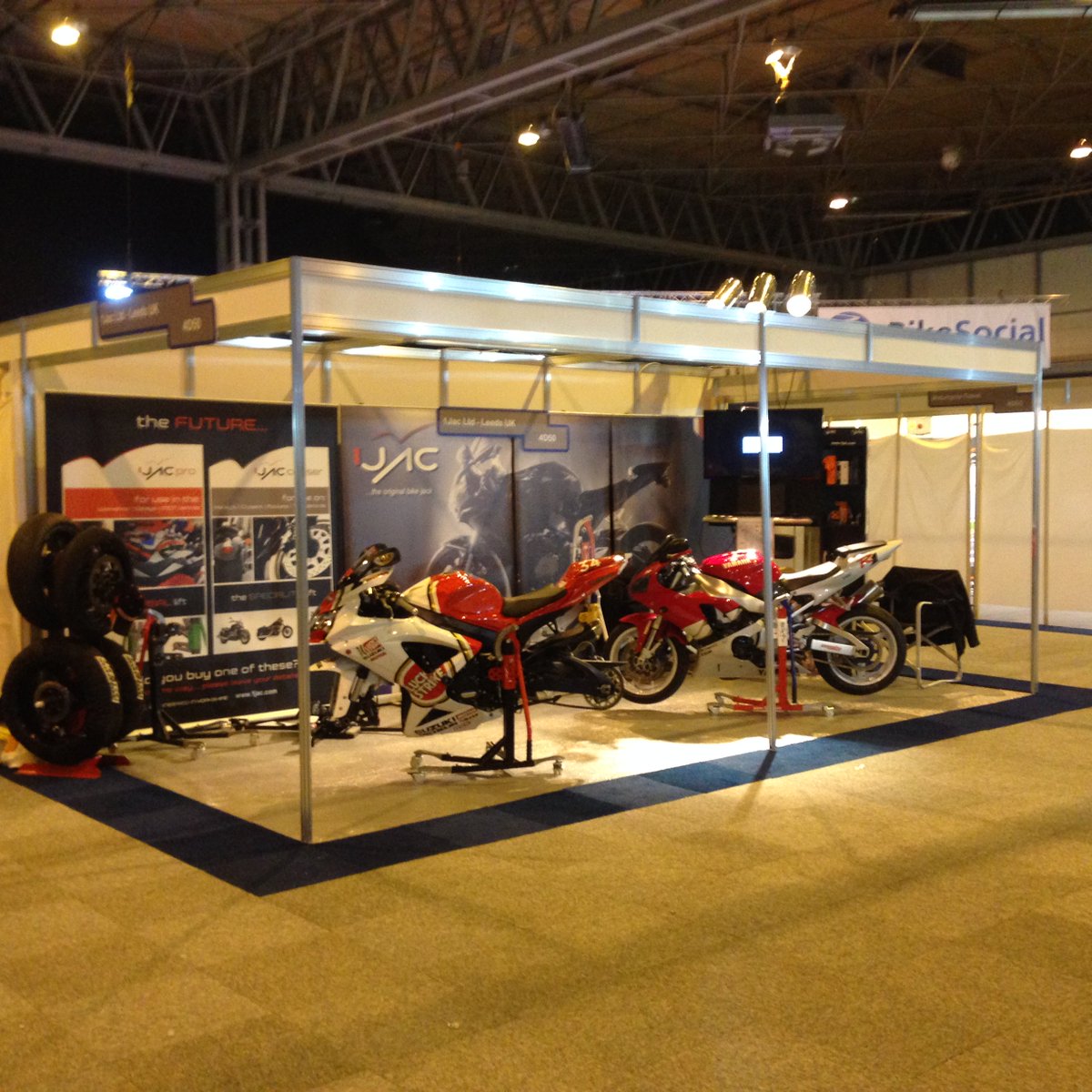 1jac.com @ XceL Bike Show, come and have a go and see how easy it is to use <a href="/dean_ellison/">Dean Ellison</a>