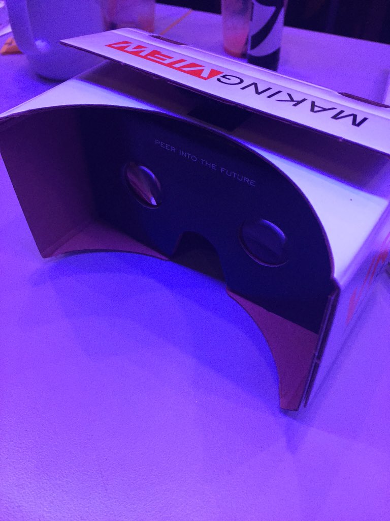 Juleverksted tilstander på #somed16 når <a href="/njalberge/">njalb</a> skal ha oss til å brette VR-briller! #YOLO @Losogco