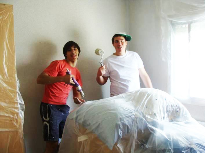 cooperacion's tweet photo. En la Operación de Rehabilitación de Viviendas si no te lo pasas bien no pintas nada! #RapDelRodillo #VoluntariosTop https://t.co/EcGUQfiXjm
