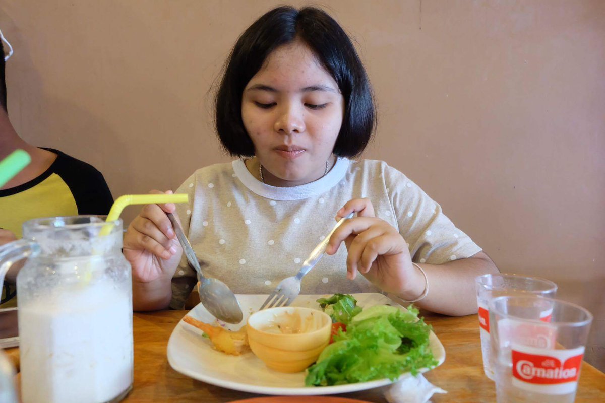 rodsisen's tweet photo. Menu name is salad.This is a good food.You must to eat with crem sauce. It so healthy food. #STSIEP10 https://t.co/M4EeLwZO9T