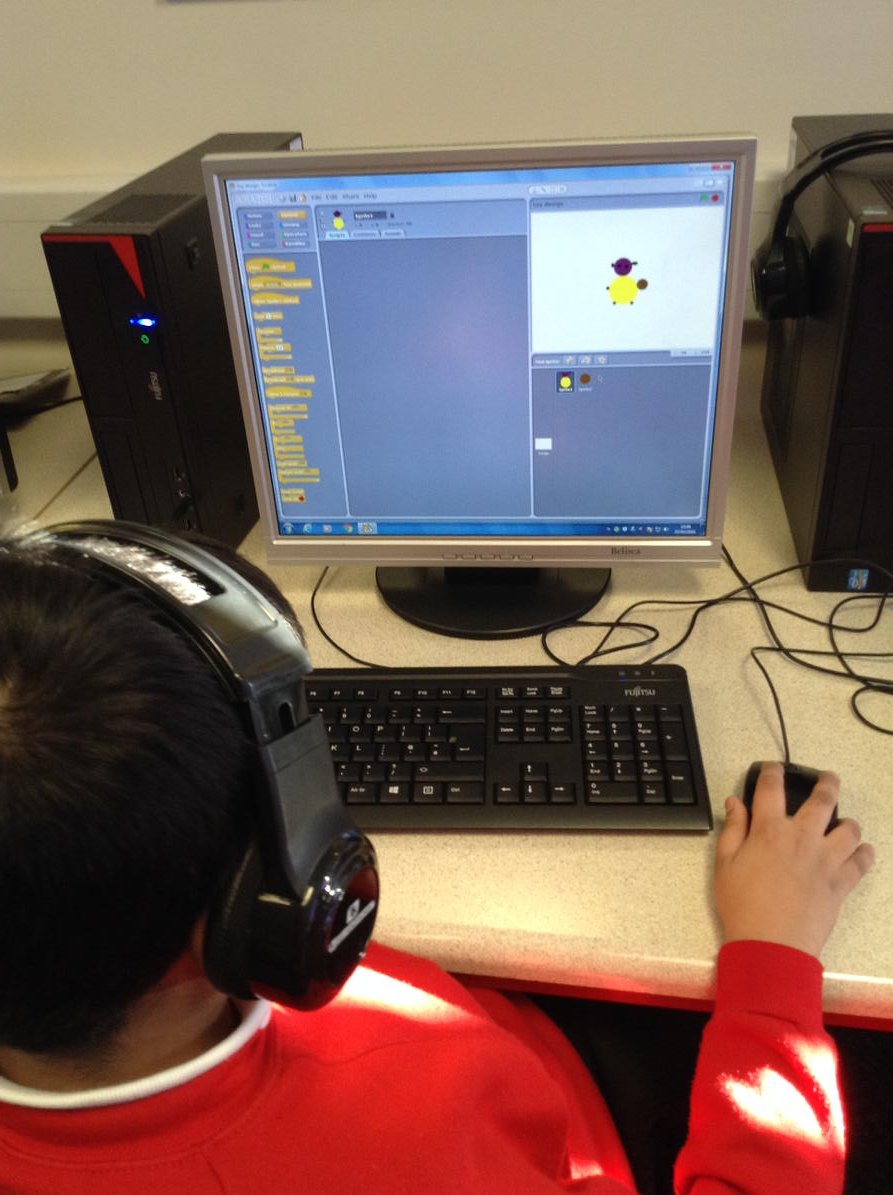 parkhillmoseley's tweet photo. 4S working on Scratch #teddybeartoy #blinkeyes https://t.co/7c12T11x7M