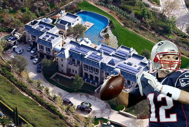 Curbed on X: "Just a gentle ~reminder~ that Tom Brady once lived in a house  with a MOAT. https://t.co/yWNvZq9gDk https://t.co/QAcuEfAvXV" / X