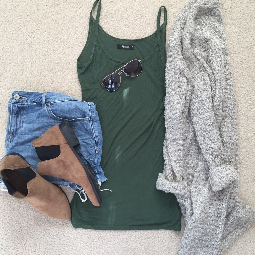 DivergenceCloth's tweet photo. New #ootd 💚Shop #divergenceclothing #essentials #streetstyle #chic #outfits #outfitpost #style #fashion #love #boho https://t.co/U5dlOEYBul