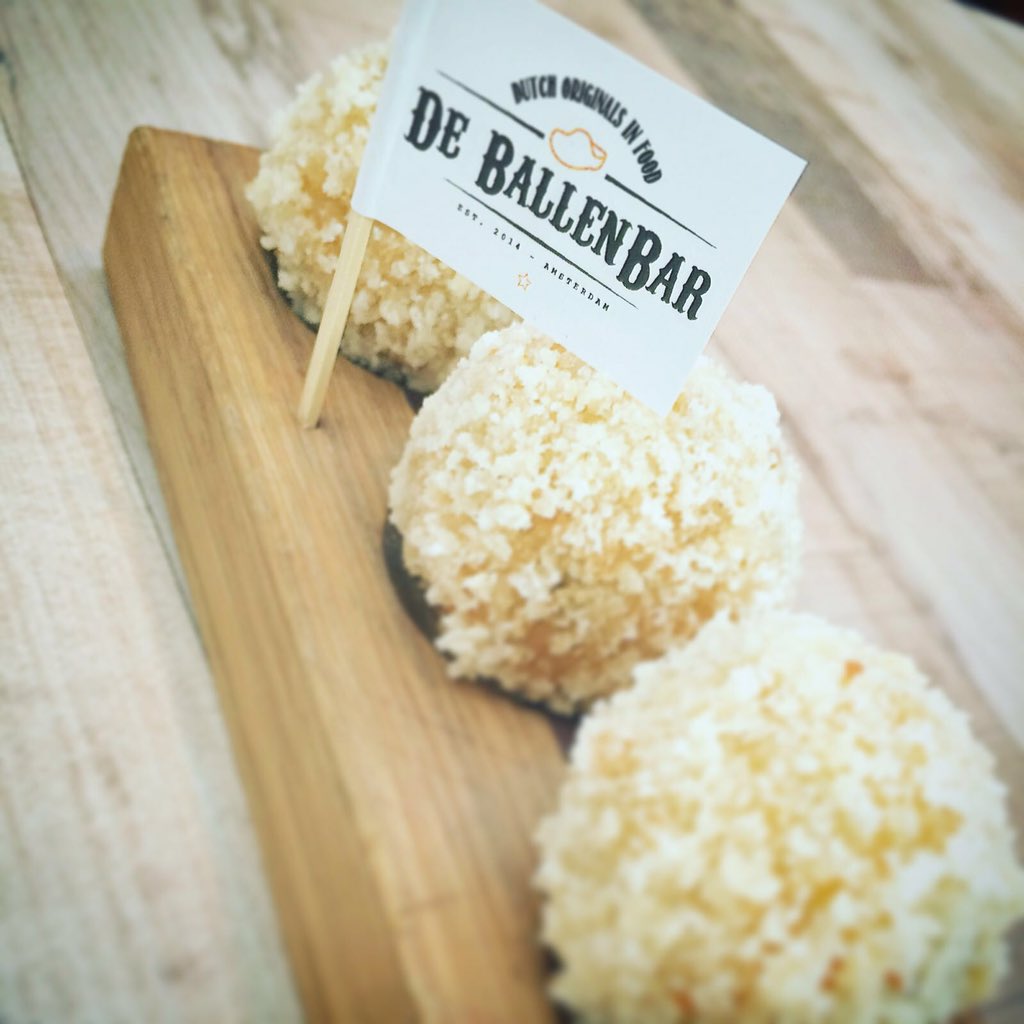 BallenBar's tweet photo. Vanaf vandaag in ons assortiment De foodhallen Amsterdam! #sterrenbal @schultenhues https://t.co/DCM1uV8sLr
