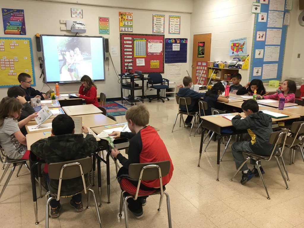 MattsonClass's tweet photo. Happy Tuesday! #weare44 #madison44 https://t.co/p0wEeLg1pv