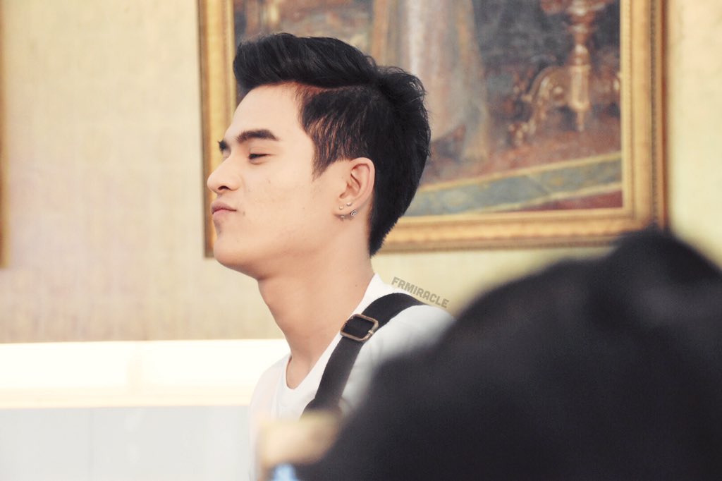 FRMIRACLE's tweet photo. อยากอุ้มกลับบ้าน...ได้มั้ยอ่ะ 🙈😆💚 #benzji #af12 https://t.co/4eu098Jpd1