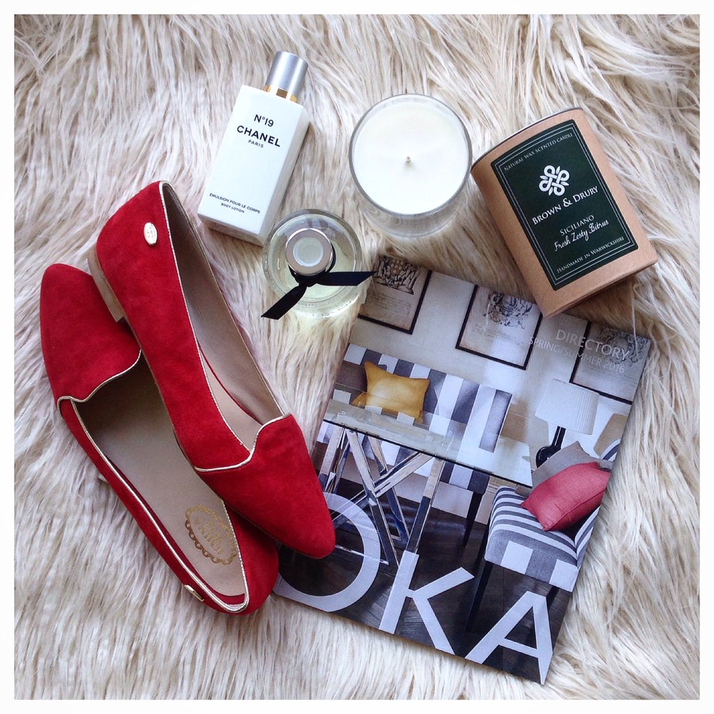 brown_drury's tweet image. My favourite things for spring @JemimaVine #PointedFlats @OKADirect #LookBook  @CHANEL #No19 &amp;amp; my Siciliano #candle
