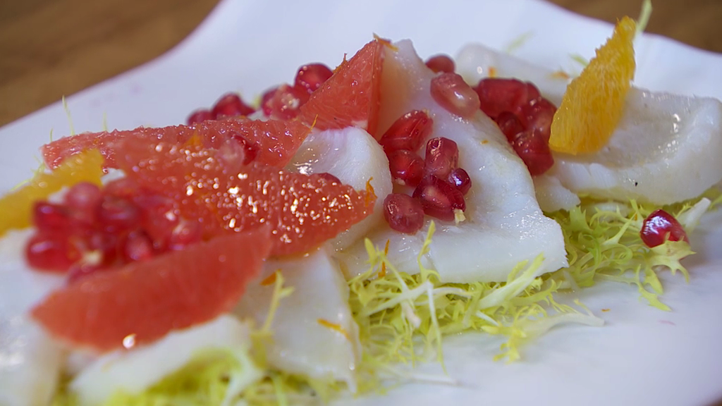 CocinaRTVE's tweet photo. Ácido como el #pomelo🍋
Dulce como la #naranja🍊
Divertido como la #granada
¿Quién quiere hoy #bacalao🐟 con #cítricos? https://t.co/xkYJaunVKy