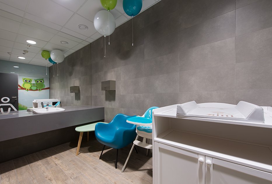 Ronan_Carrefour's tweet photo. The new #parentroom by #Carrefour in #GaleriaZdroj. Step by step we're getting closer to finish our next #remodeling https://t.co/QFXRC8jAKL