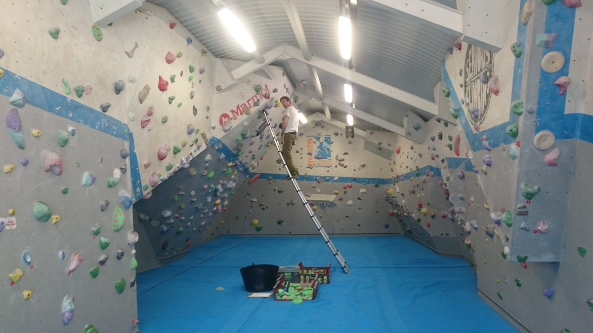 LDNClimbing's tweet photo. Prep going well for #VauxComp tomorrow. #FunComp being set by Liam Halsey. Comp wall stripped apart from #DynoComp https://t.co/2rC5XwLaEq