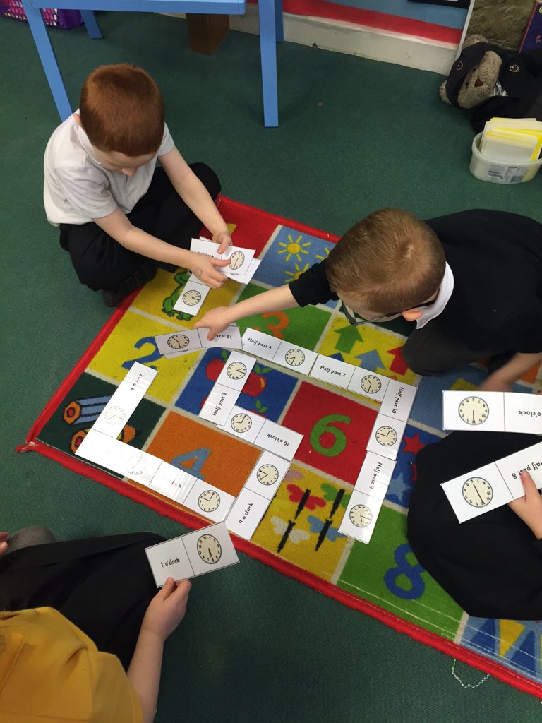 P2carronshore's tweet image. Learning to tell the time is fun ⏰#carousellearning #P2B #activemaths