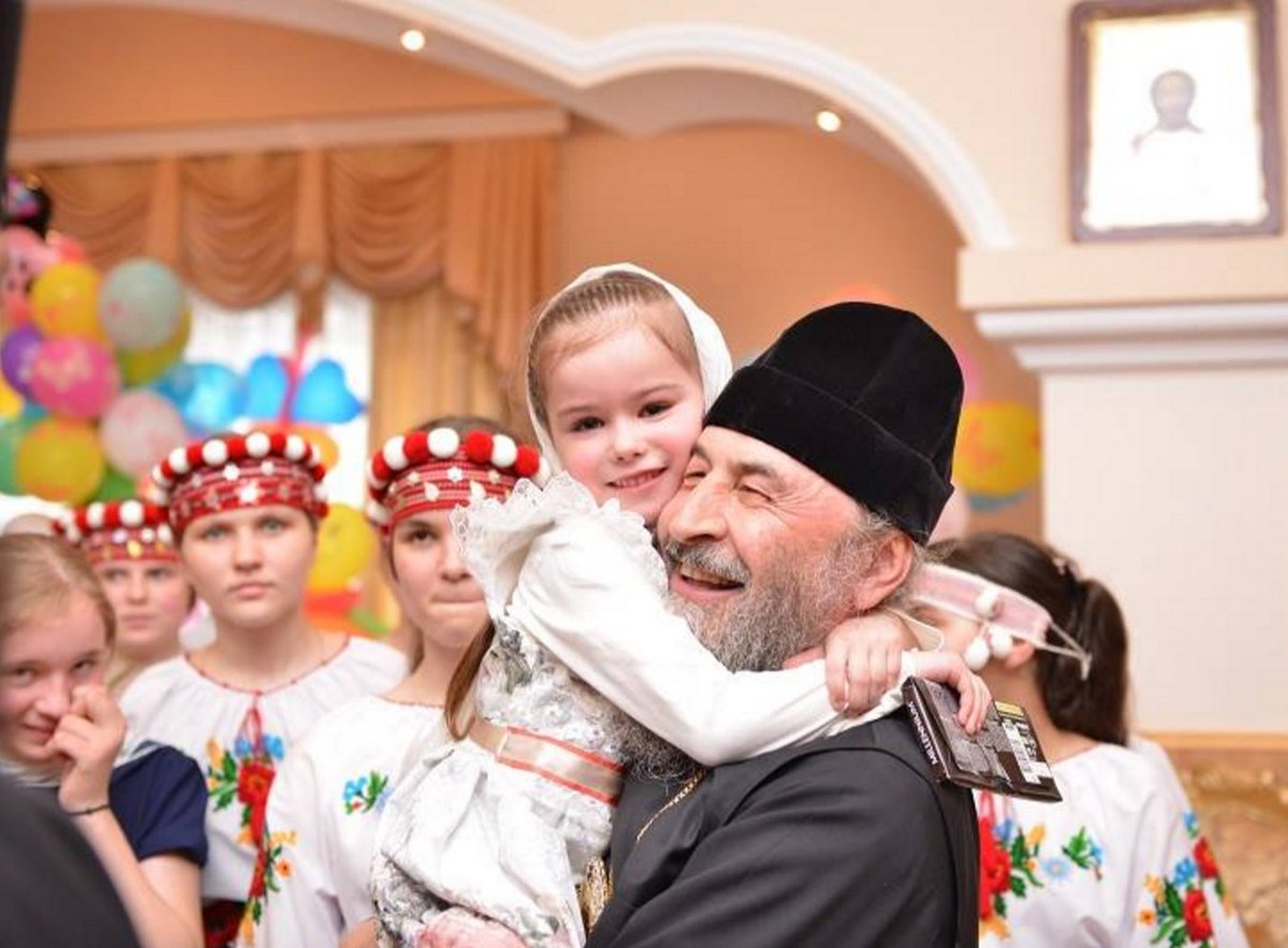 Orthodox_Faith's tweet photo. The man of #God brings heavenly fragrance of #love and #grace wherever he goes.
#Christian #Orthodox https://t.co/ZPNsJ3LDDv
