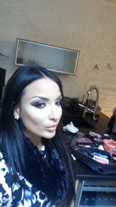 2 pic. My make-up today for @daringsex ? @KGDisanto #London https://t.co/LksRMh86bg