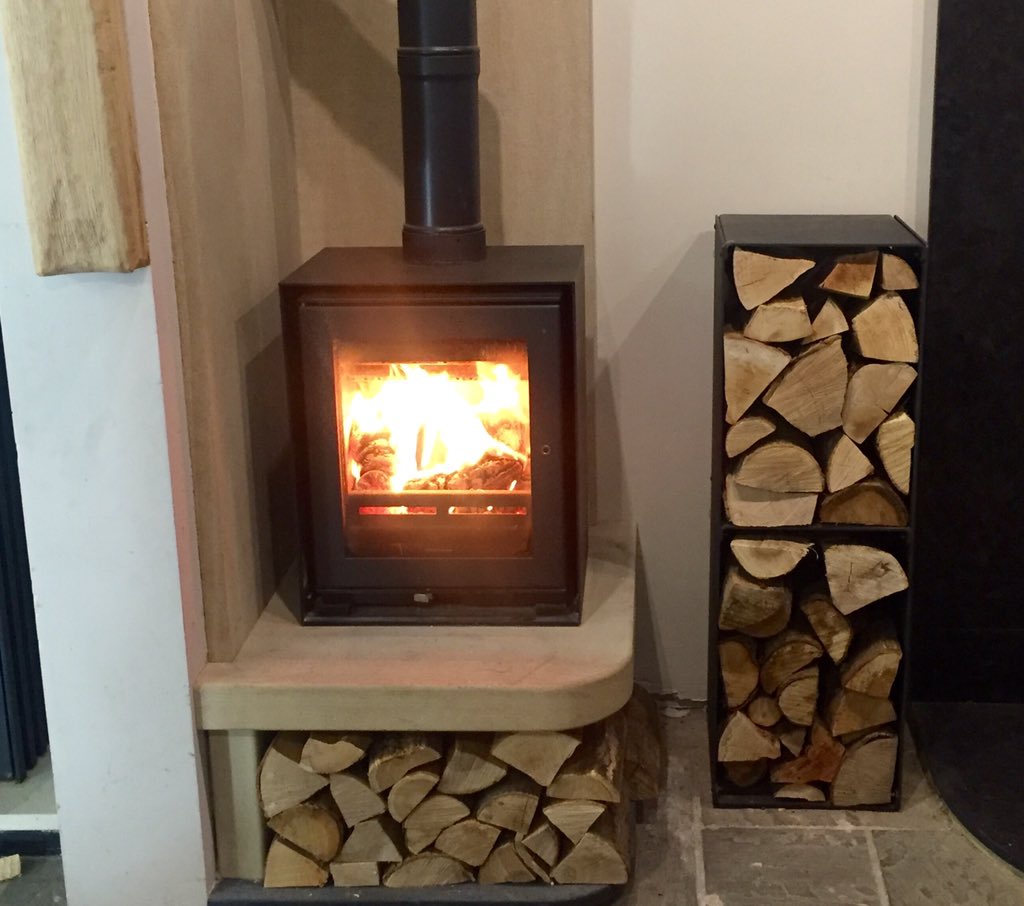 JDayStoneworks's tweet photo. Today's live display fire in the showroom is the Jetmaster 18q freestanding stove @jetmasteruk  #woodburning #warm https://t.co/amb3LTOoJC