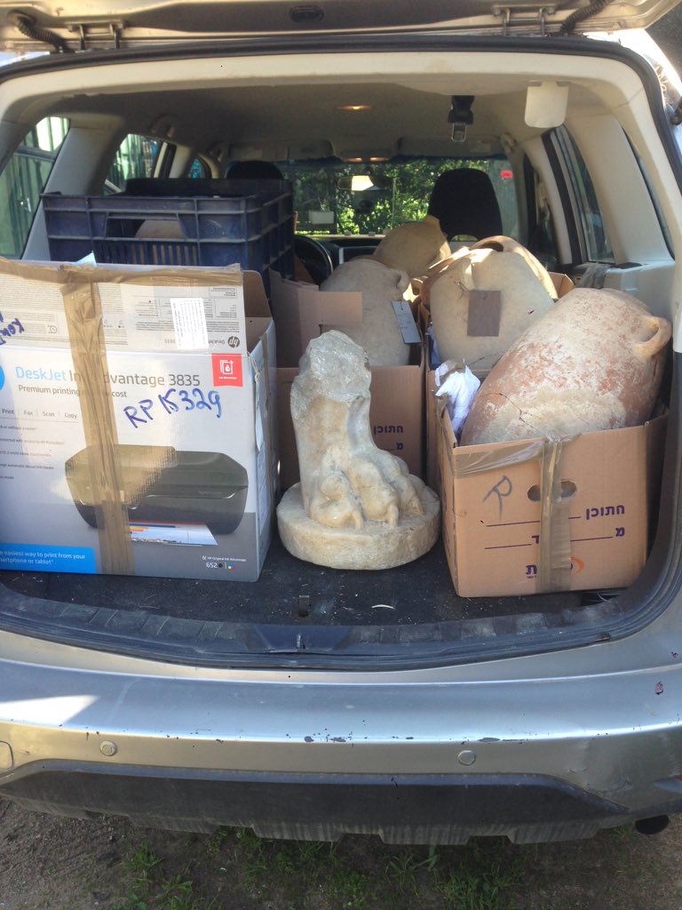 margaret_elissa's tweet photo. Can the @AIAResearch car make it up to the mountain with this monster paw from Ashkelon? #albrightstrong? https://t.co/H5TQaqLjpL