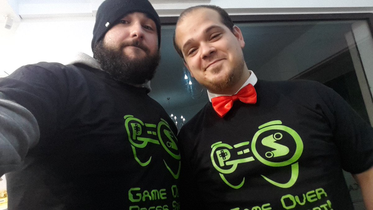 GopsMusicband's tweet photo. Arrivano i primi selfie con la nostra maglia!! #maglietta #Faccesimpatiche #FaccedaGops #HereweGops !!! https://t.co/qNLPhOvEdH