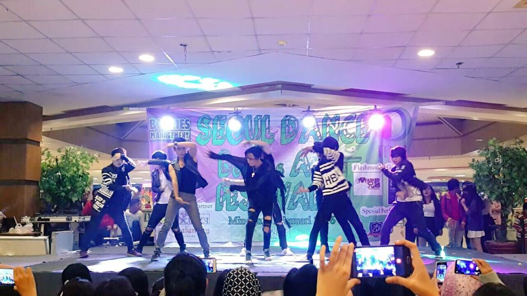 《PICTURE》31 January 2016 | [X]-VOLUTION On Seoul Dance Bonnies Axata Festival" At D'Mall - Depok | @AxataEO
