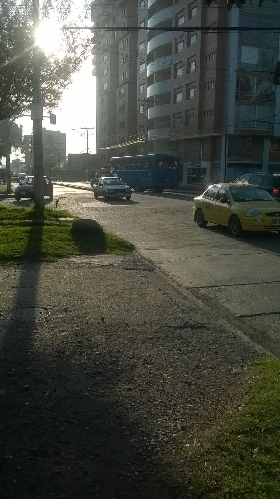 olgersanchez's tweet photo. Choque en la ordoñez lazo y cedro via cerrada https://t.co/FJ5wt4EKir