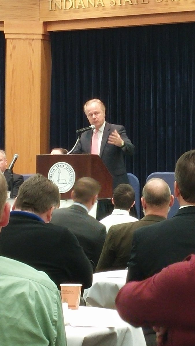 nojilake's tweet photo. #GroundhogDay #GerryDick #TerreHaute. Up early to hear some good economic news https://t.co/kkXa2lW0eL