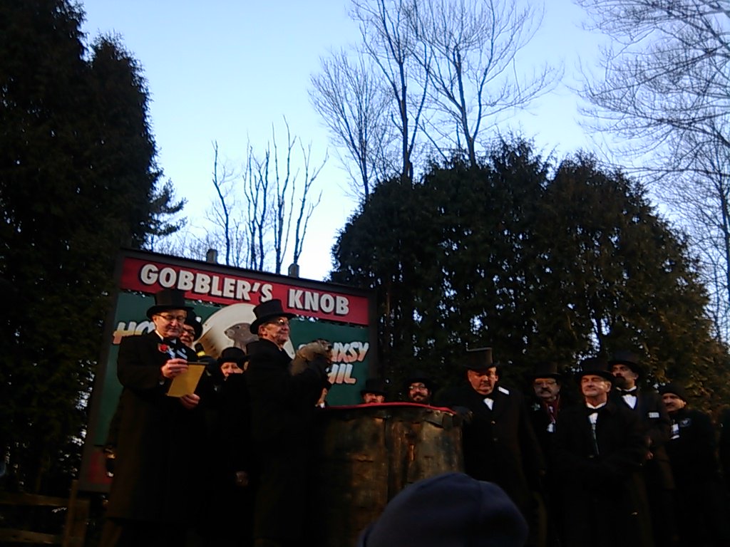 BBishopReports's tweet photo. Punxsutawney Phil doesn't see his shadow: Early Spring predicted - https://t.co/wzSV5kvxJq https://t.co/SMMy0m7dnl