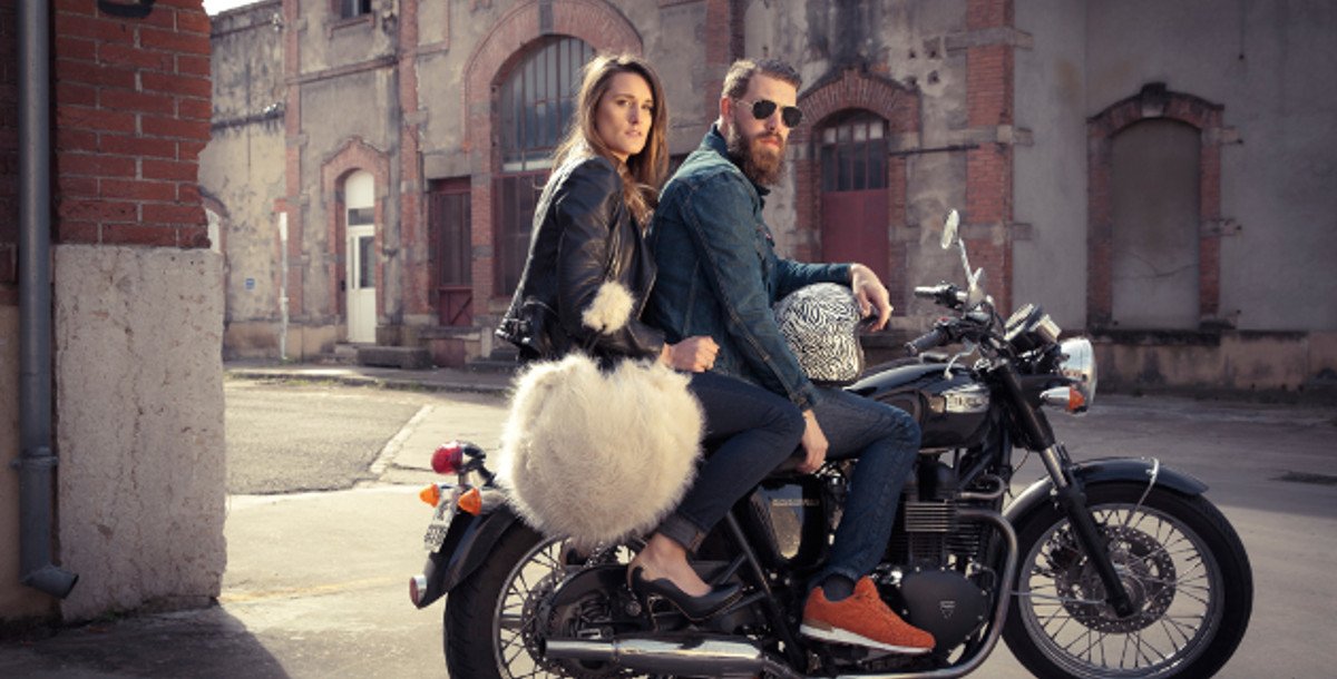 LNLM_fr's tweet photo. Des sacs à casque comme des sacs à main? C'est possible,merci Sandrine Dal Zotto @SandrineDZ https://t.co/jW9WYEYhEY https://t.co/otYbDaBejv