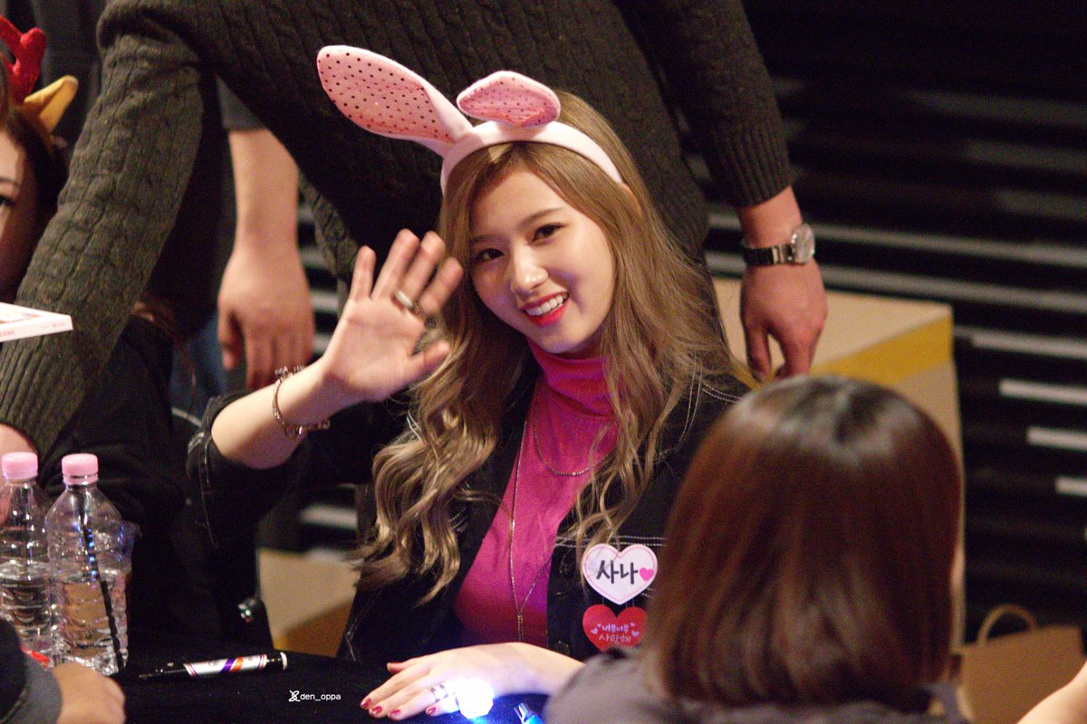 twice_mtz's tweet photo. [HQ] 151114 5th Fansign Yongsan #SANA #사나 #さな #サナ #트와이스 #TWICE #OOH_AHH하게 ©Sana_Thailand
https://t.co/e7EY6rrn4o https://t.co/vRaRDotpPc