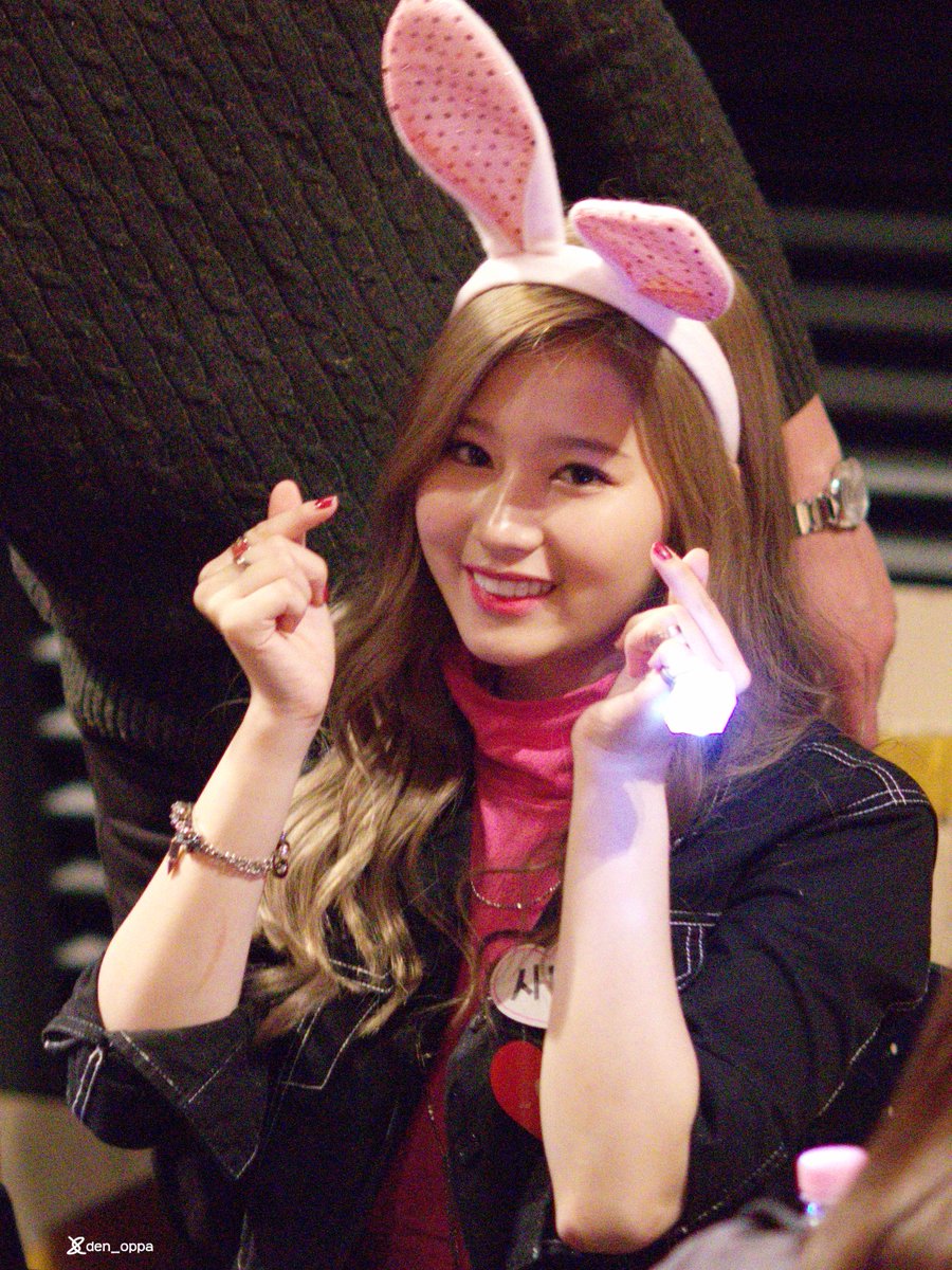 twice_mtz's tweet photo. [HQ] 151114 5th Fansign Yongsan #SANA #사나 #さな #サナ #트와이스 #TWICE #OOH_AHH하게 ©sana_thailand
https://t.co/TBNP2NUiXK https://t.co/ptRCBfv77r