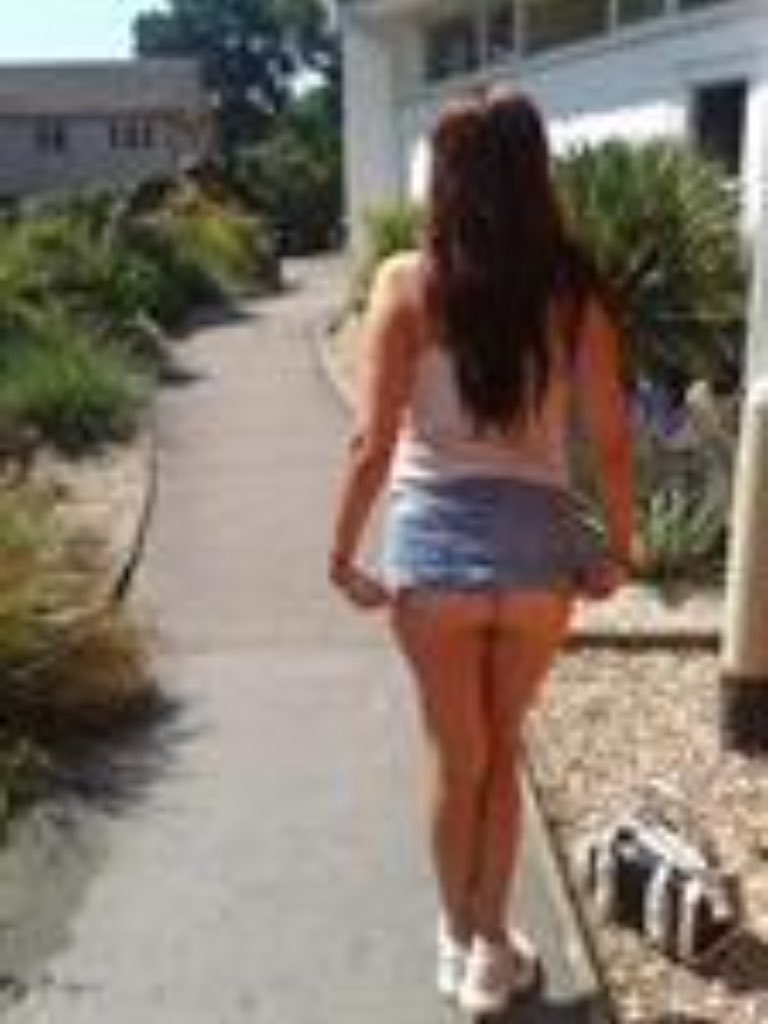 tightleggings's tweet photo. #ass #shortskirt #cheeky #publicass #assonshow @ThongExposed https://t.co/nIQ0auQt9h