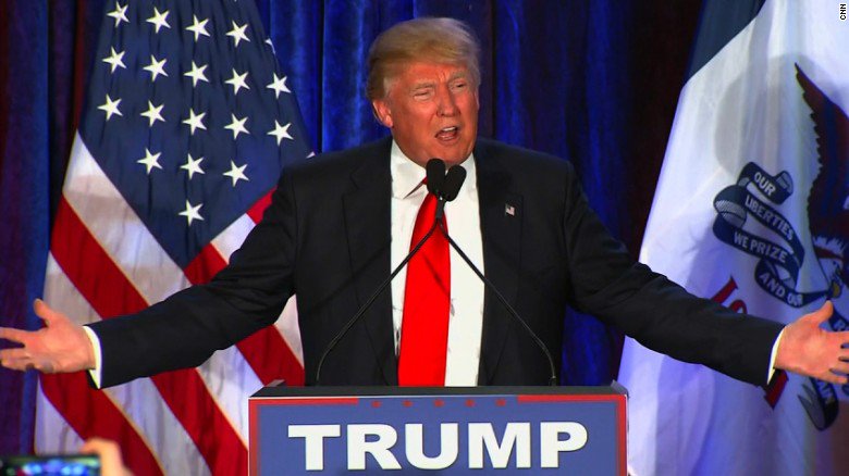 CNNPolitics's tweet image. .@NYDailyNews blasts @realDonaldTrump with the front page headline: "Dead Clown Walking" cnn.it/1P2JxUY