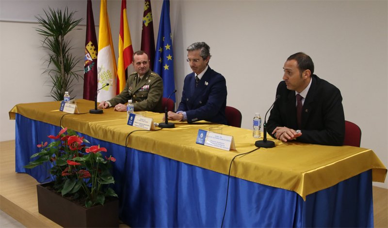 EjercitoTierra's tweet photo. La colaboración del RAAA nº 73 impulsa causas solidarias e iniciativas académicas.
https://t.co/tGQR4uF7x8 https://t.co/Nf6avyVDVk