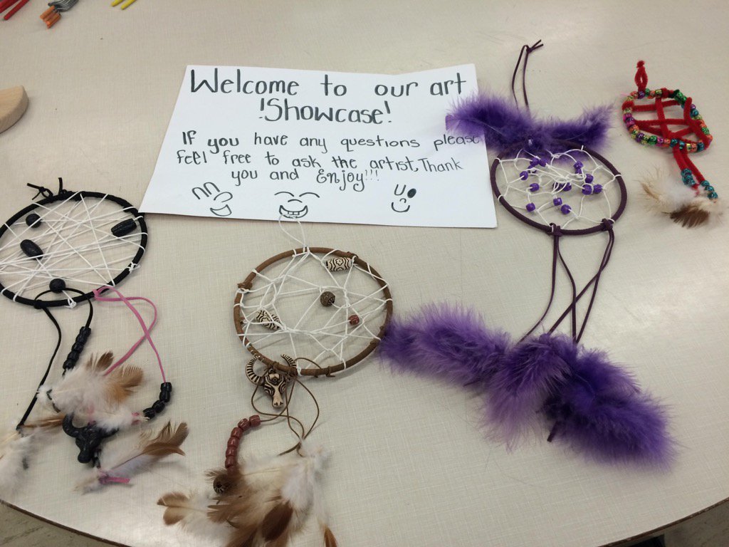 CMelissafc's tweet photo. Last weeks Art Experience beautiful #dreamcatchers made by Grade 3,4,and 5. @tdsb @YRDSB @redmapleps1 https://t.co/sJHKQrH5Ok