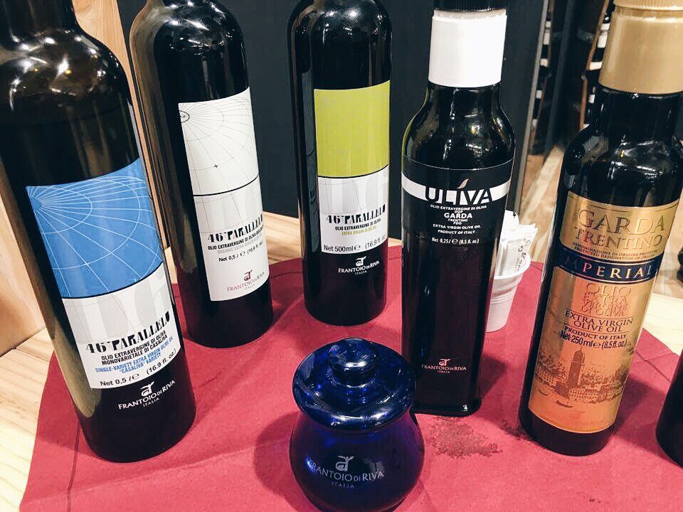 studioVitaliano's tweet photo. #olio extra vergine d'oliva DOP @agririva #Garda #Trentino #Exporivahotel #hospitalitydays #rivadelgarda #frantoio https://t.co/Rxo9rPOW4C