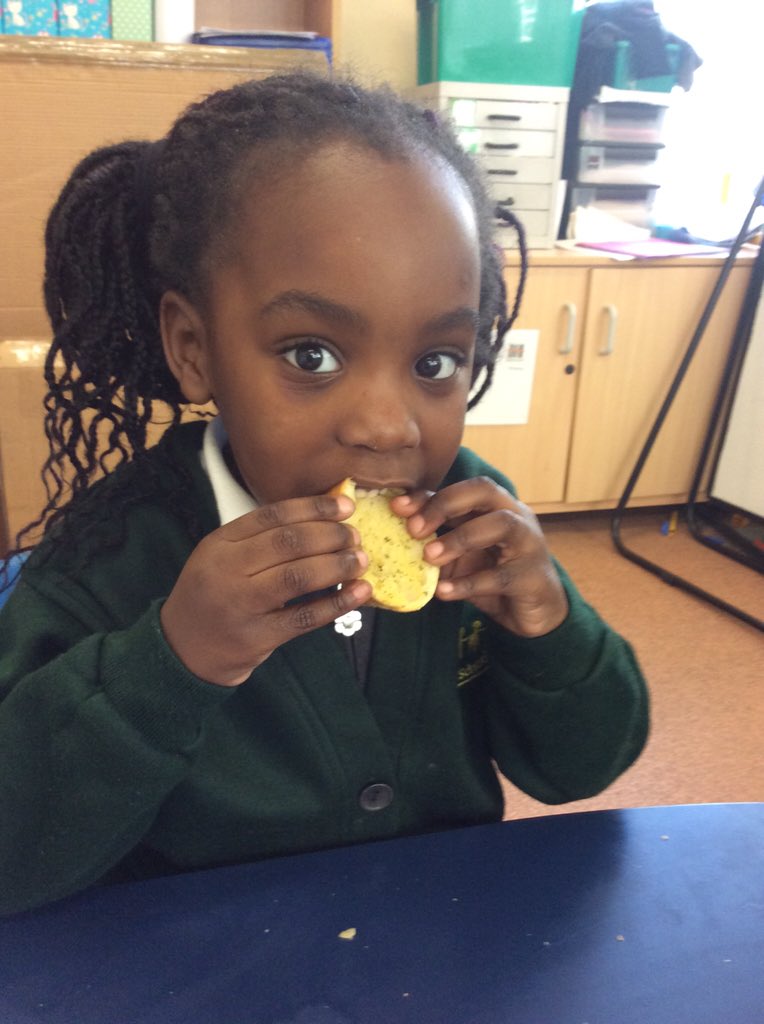 BlackbirdMPS's tweet photo. Next week we are visiting @JamiesItalianUK so here we are trying garlic bread in preparation! https://t.co/YiGRDMjmVV