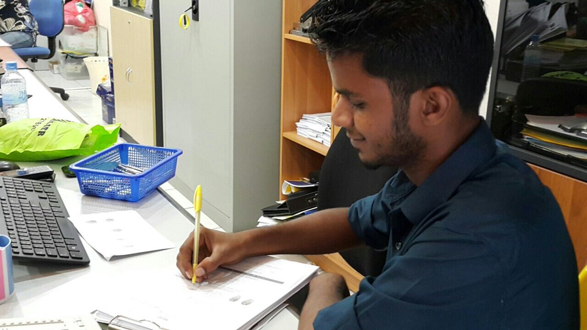 abbo_maldives's tweet photo. RT MDPC01: Just turned 18yrs with a fingerprinted signature to #MDP
#goMDPgo https://t.co/JZ047XKqo9 https://t.co/zzsOvmNHIC