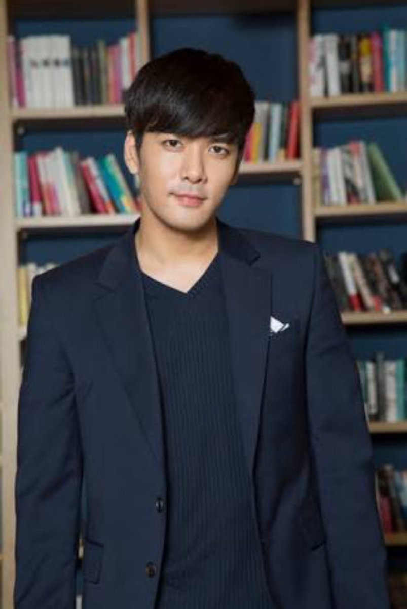 すず No Twitter 韓国の俳優さんでこの人好きなんだよなーって人の この画像かっこいいなーっての集めてたら 髪型割と似すぎててわろた キム ボム キム スヒョン パク ヒョンシク パク ユンジェ T Co Tkg1j1ob2n