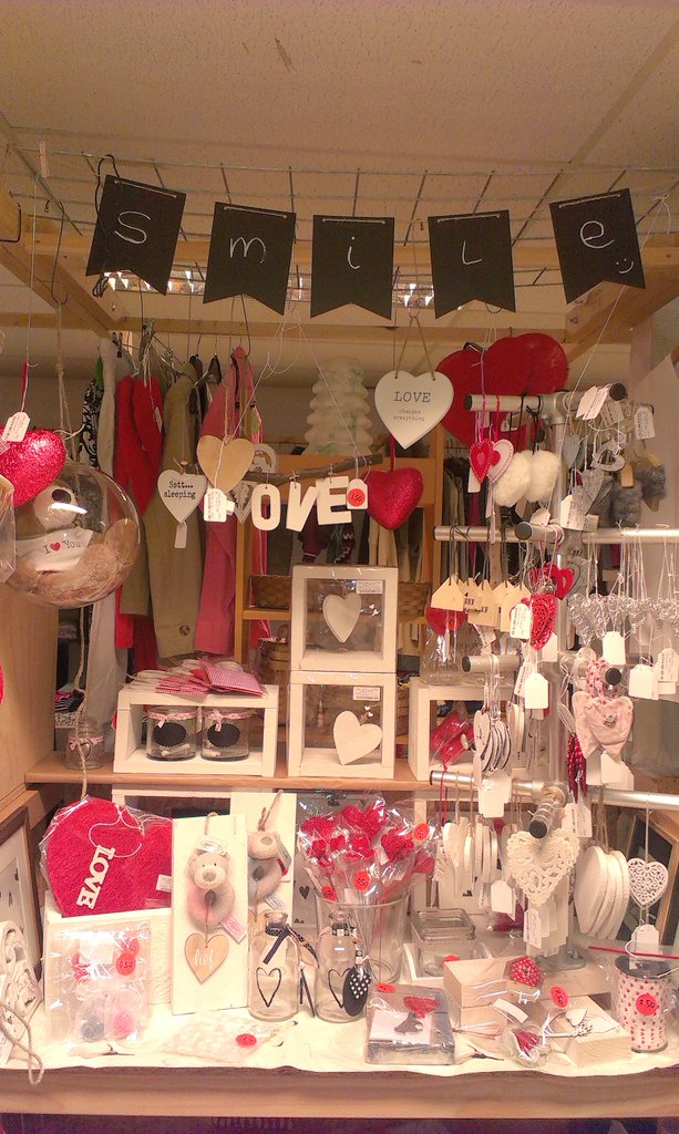 <3 Valentijn <a href="/Mijntafel/">mijnTafel</a> Sneek én superscherpe prijzen! Verras je lief/moeder/vriendin/buurvrouw... RT=sweet :-)