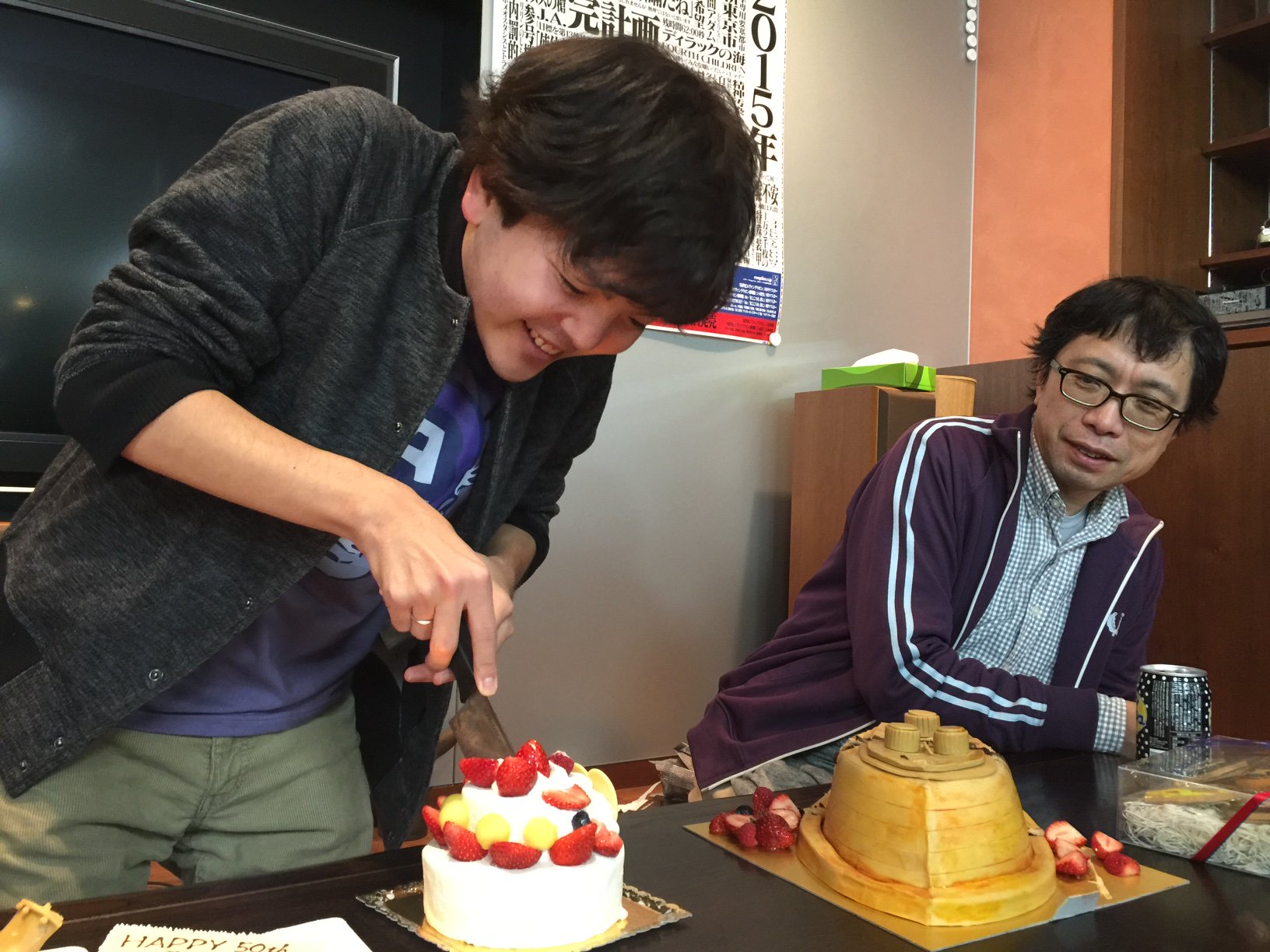 株式会社カラー 実はきょうはもう一人 大島さんもお誕生日なのでした お二人せーのでロウソクを吹き消してくださいました T Co Gmbxtim1xu Twitter