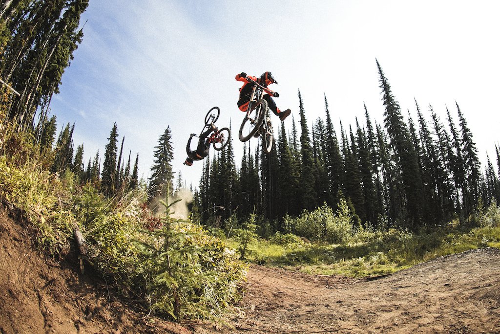 #PinkbikeVOD Synonym, Full movie - A 15-minute banger featuring <a href="/basvsteenbergen/">bas van steenbergen</a> &amp; more! pinkbike.com/video/432593/