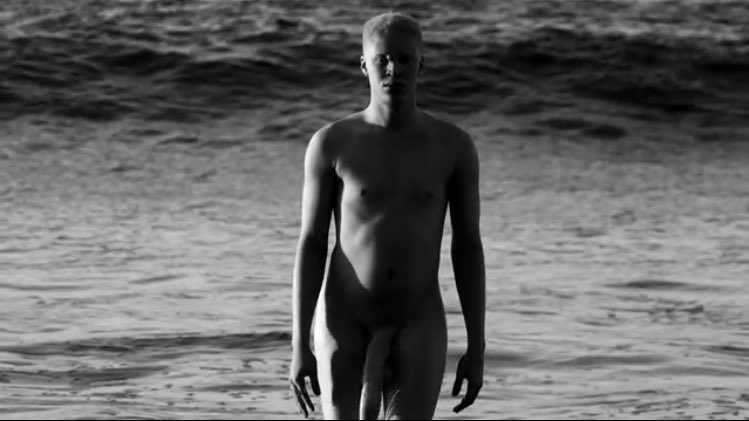 fluxmeslowly's tweet photo. Thank you Shaun Ross for giving every man on the planet penis envy https://t.co/Rib90cQcf7