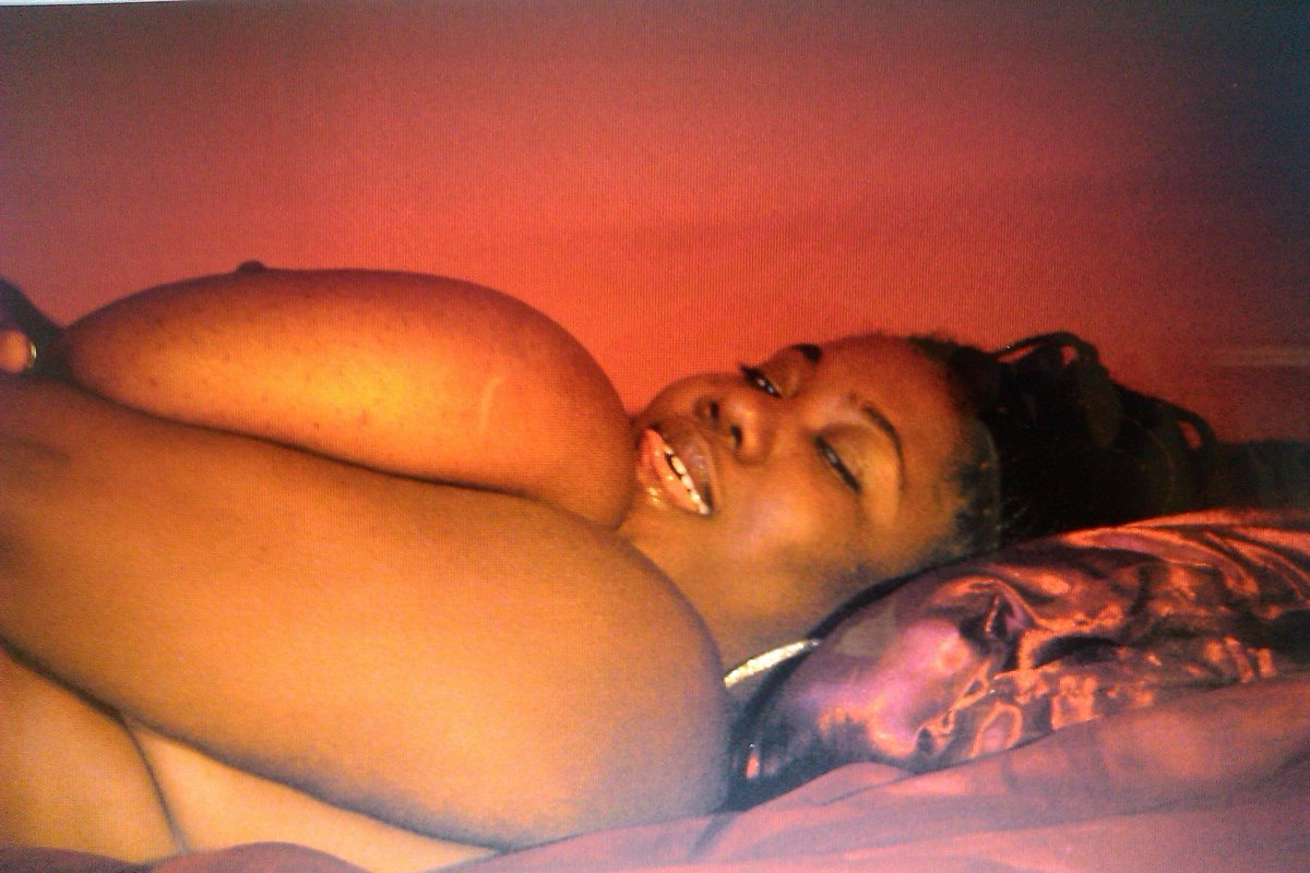 BBWSummerLaShay's tweet photo. #TitsandAssonDeck #tittytuesday #BBW #Clevfordays #AllNatural #Chocolate #Morethanahandful #cumbusthere https://t.co/73h0en2HmC