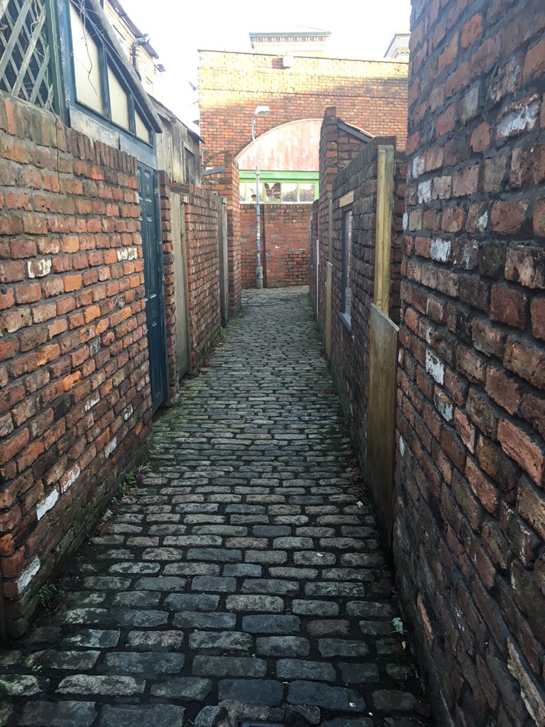 thestreetsmary's tweet photo. Phelan has seen a girl has needs, &amp; decided to take me up the ginnel #filthyscousebastard https://t.co/wIgnqMwELb