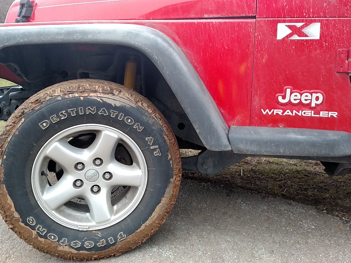 SaltManMorton's tweet photo. @Jeep_Porn @Jeep  @FirestoneTires  had to rescue a truck today. #Jeep #mudonthetires https://t.co/YaHXIAcrvR