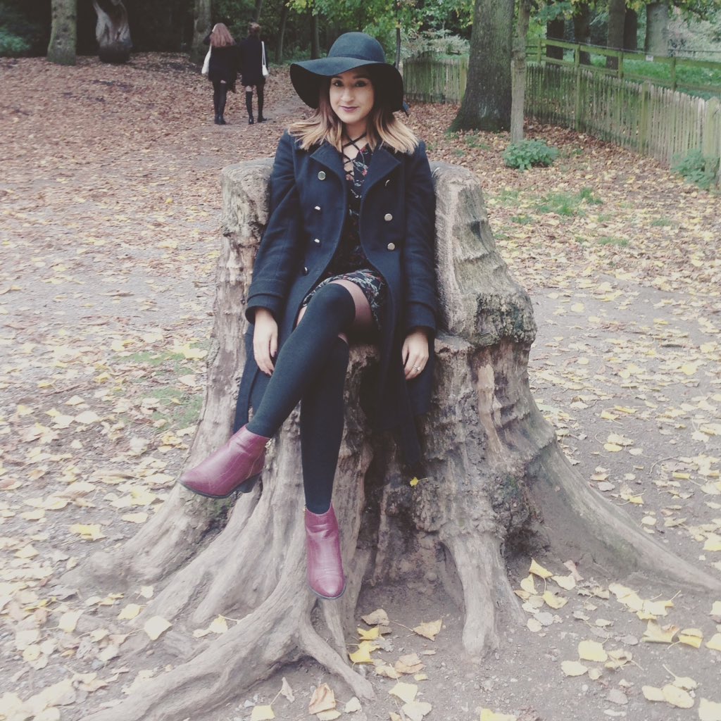 TOUCHMAJUNK's tweet photo. My fave coat from @oxfamgb in Notting Hill. Marc Jacobs for £60 instead of £400 👌🏽 @OxfamFashion #charitytuesday https://t.co/iJaM1bOeGI