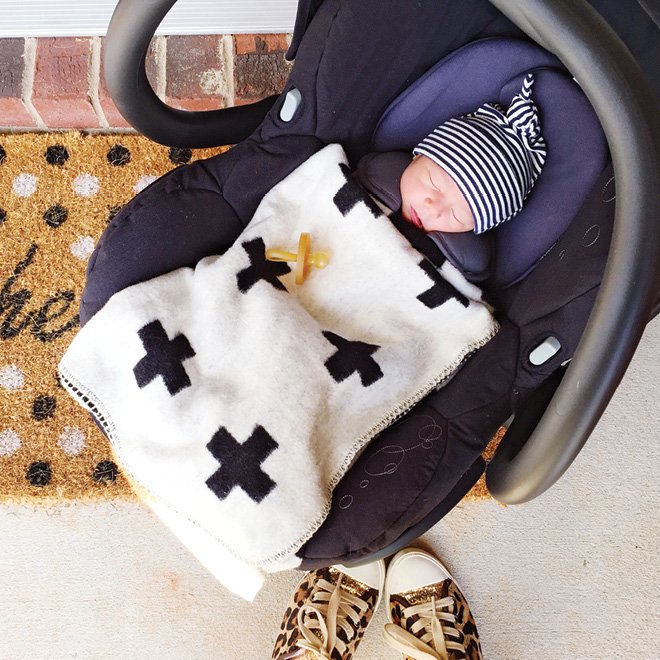 Todaysparent's tweet image. Should you let your baby nap on the go? See what the experts have to say... —&amp;gt; ow.ly/XR30o @jennmg