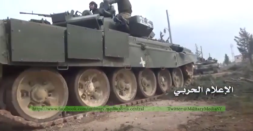 دبابه T-90 الروسيه تظهر لاول مره في سوريا !! CaO6613UkAUMssC