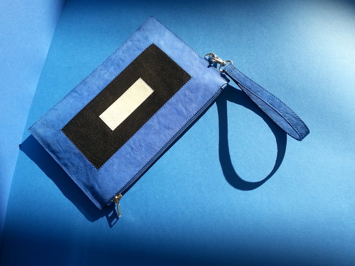 circe_goods's tweet photo. "Puzzle" clutch in blue nubuck #circehandmadegoods #circe #clutch #puzzle #flatpouch #bag #handmade #leather #nubuck https://t.co/4ZPf9cORBw