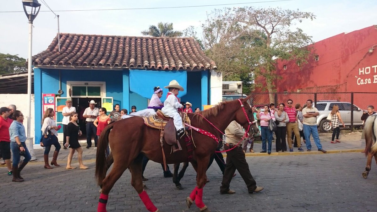 TlacotalpanVer's tweet photo. #Veracruz Vive #LaCandelaria2016  en #Tlacotalpan https://t.co/hTSjfeMLta