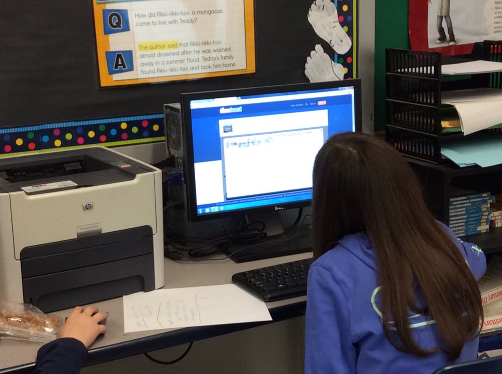 Can we have a working snack? Absolutely! 
Loving planning our infographics! #beproudbedale