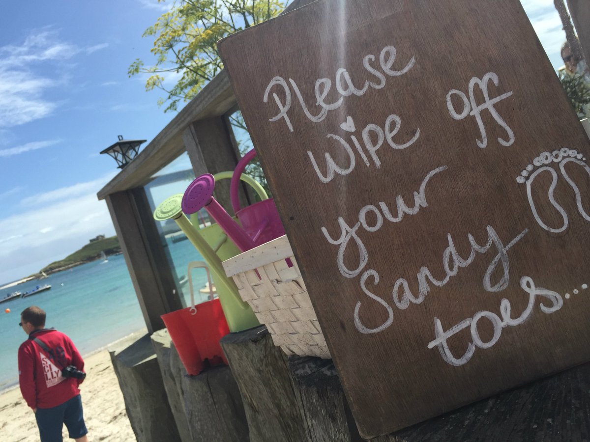 The clocks go forward in just 53 days... Not that we're counting or anything, obviously... #summeriscoming #Scilly